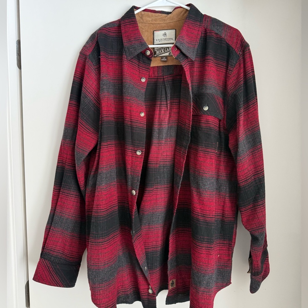 Men’s Large Legendary Whitetails Red and Black Flannel Shirt